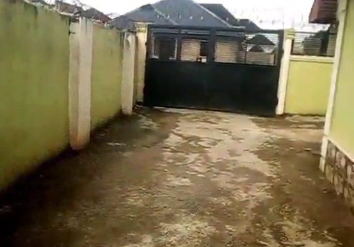 2 Bedroom Flat for Rent in Eriaria, Edo cover picture