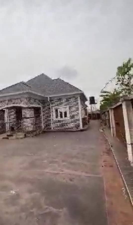 Bungalow in Across city gate Delta cover picture