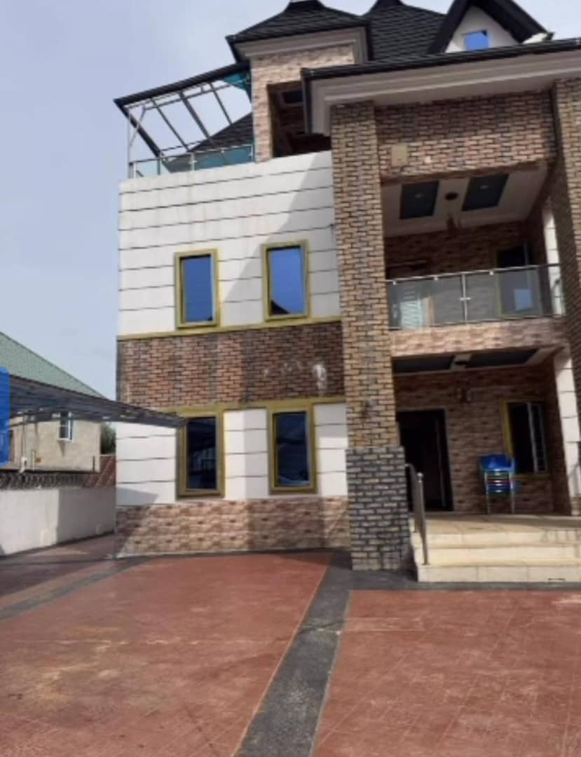 Duplex for Sale in Anwai Road, Delta cover picture