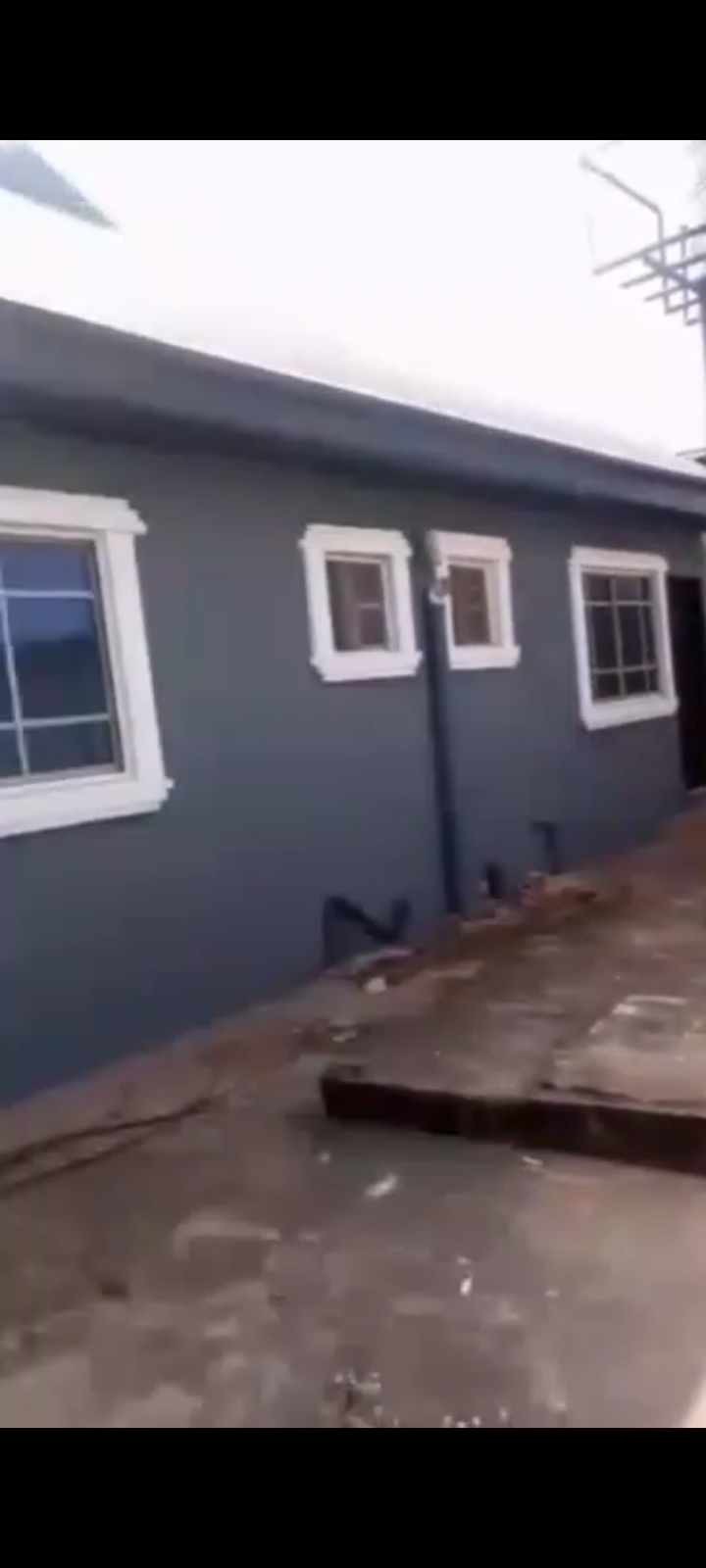 3 Bedroom Flat for Sale in Bonsaac, Delta cover picture