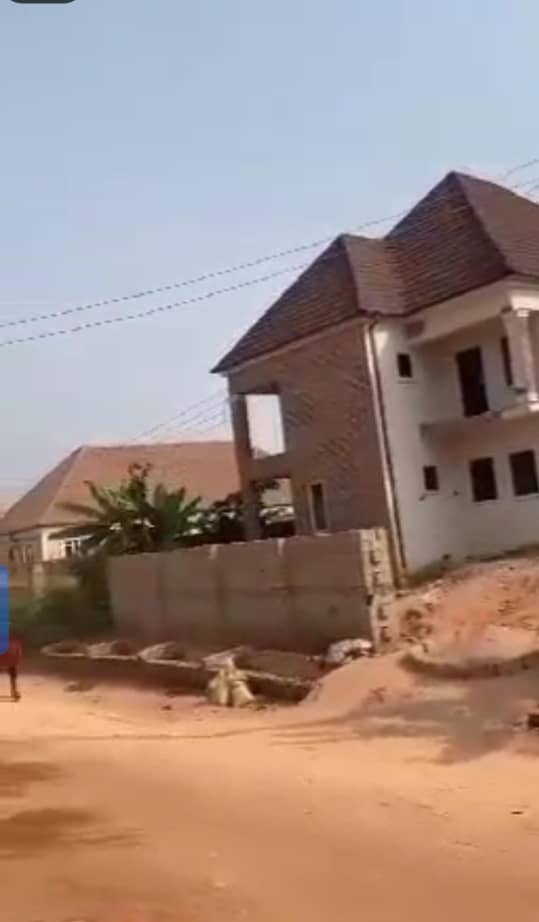 Duplex for Sale in Ogbeojei, Delta cover picture