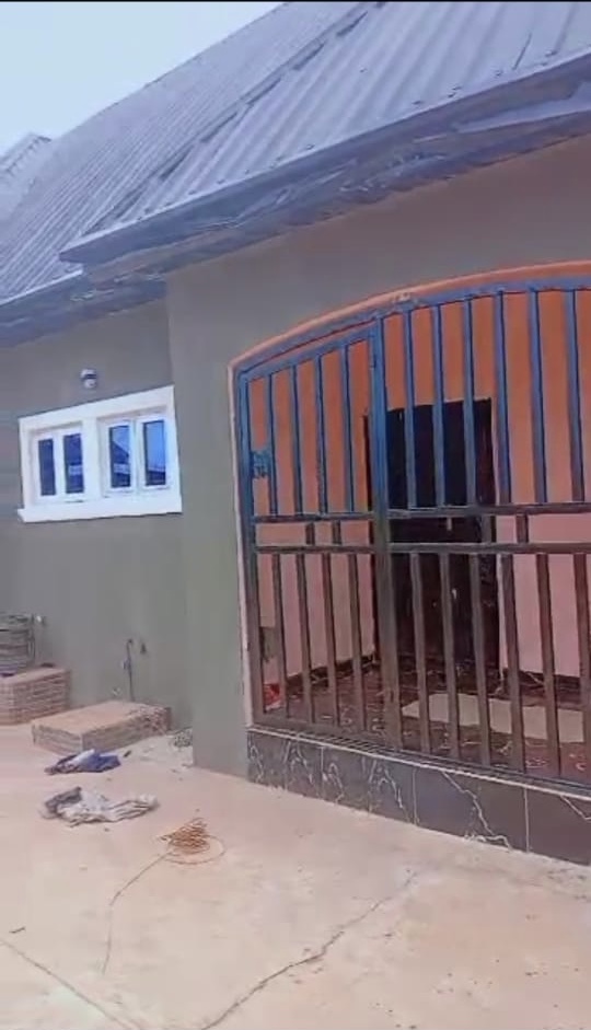 2 Bedroom Flat for Rent in Kingdom Hall, Delta cover picture