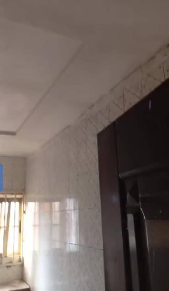 1 Bedroom Flat for Rent in Behind first bank, Delta cover picture