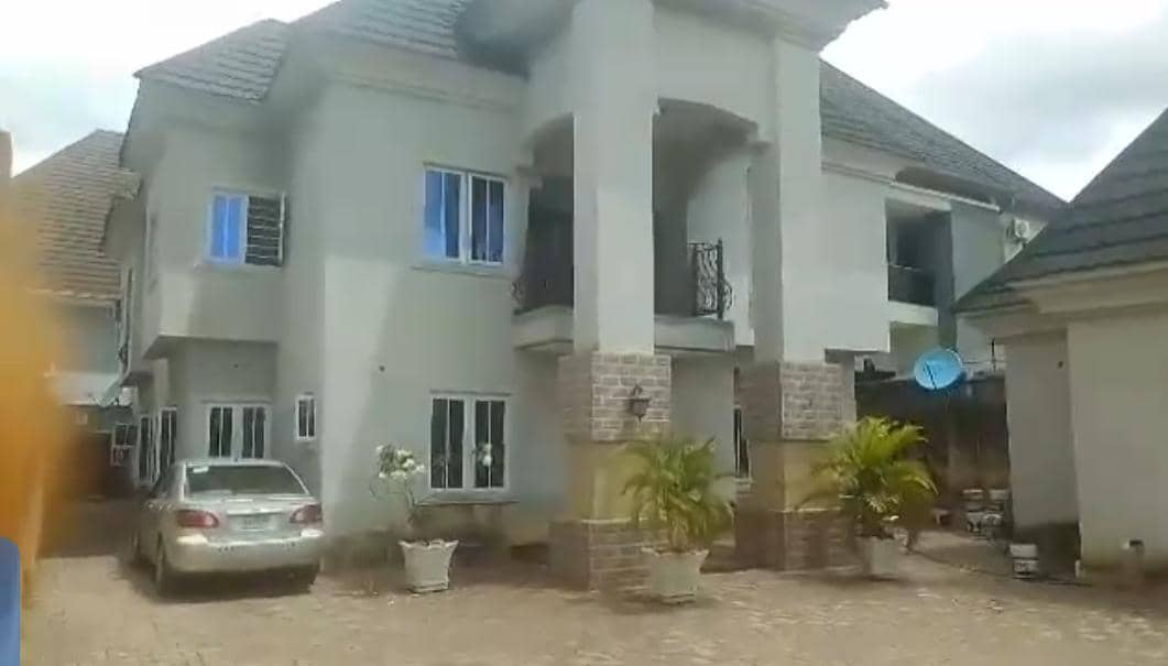 Duplex in Okpanam road Delta cover picture