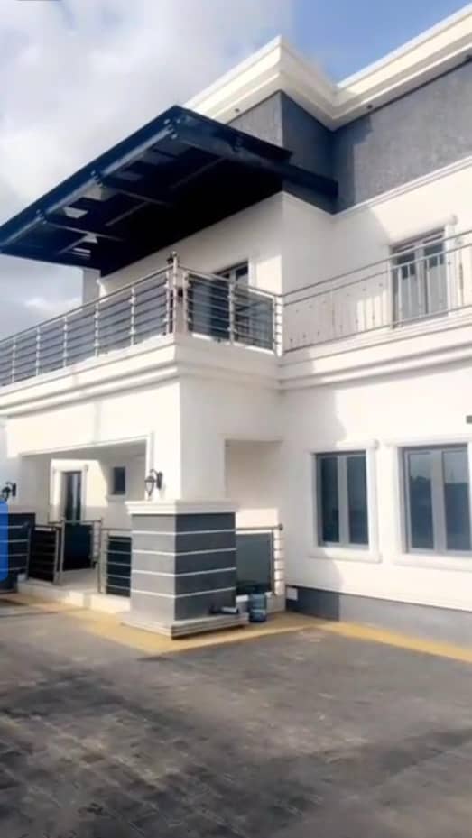 Duplex for Sale in G.R.A, Delta cover picture
