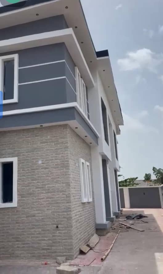Duplex for Rent in Back of specialist hospital, Delta cover picture