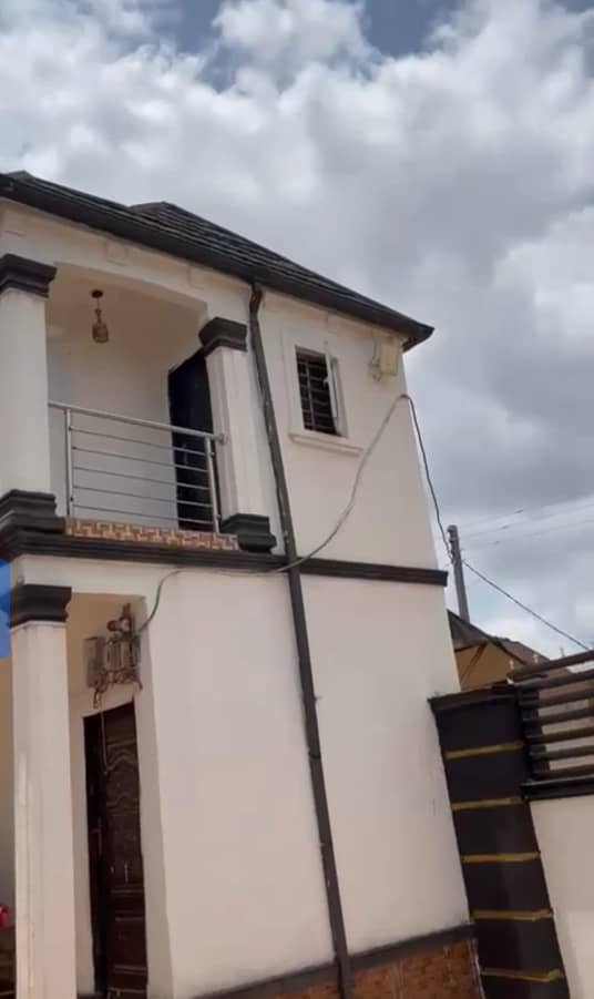 Duplex for Sale in Bush meat junction, Delta cover picture