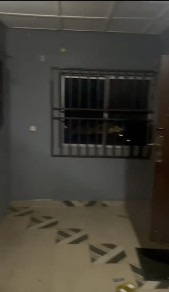 SelfContain for Rent in Opposite government house, Delta cover picture