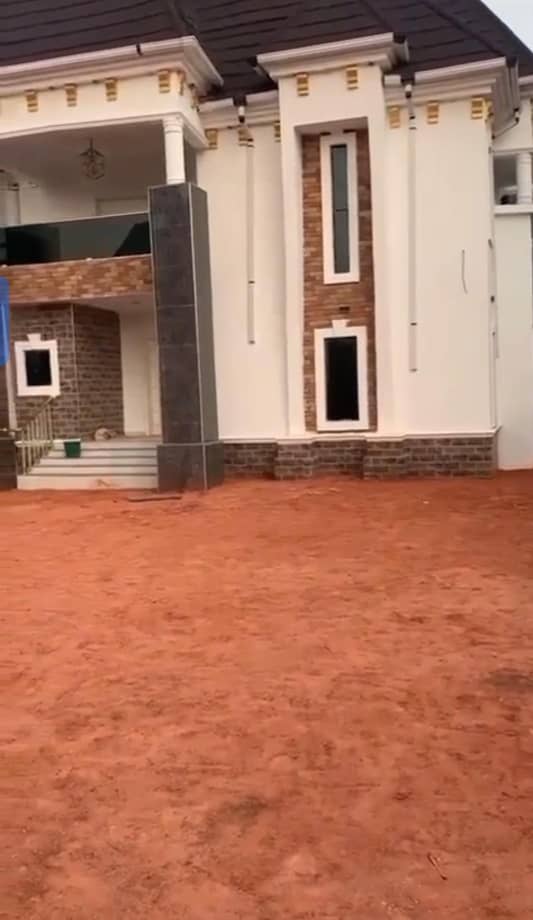 Duplex for Sale in Ogbe Ozoma, Delta cover picture