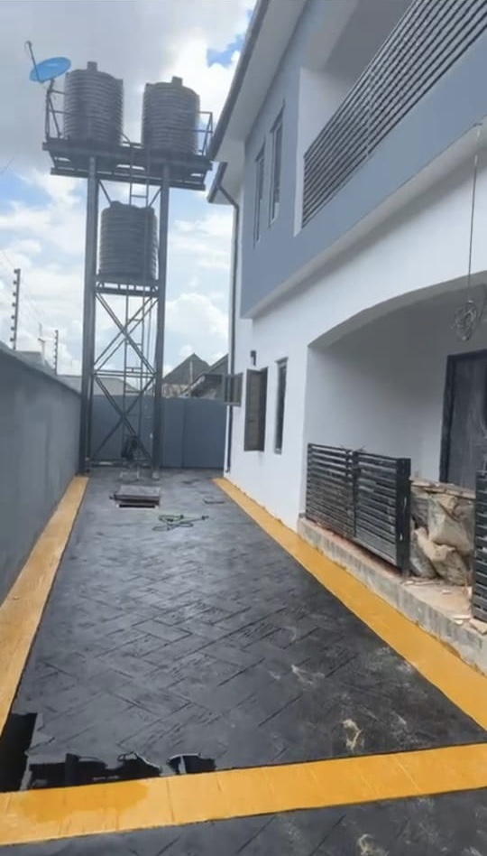 3 Bedroom Flat for Rent in Mama’s Mart, Delta cover picture