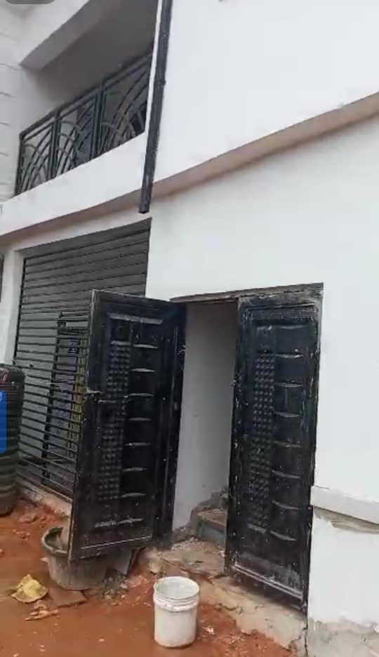 2 Bedroom Flat in Doctor’s street Delta cover picture