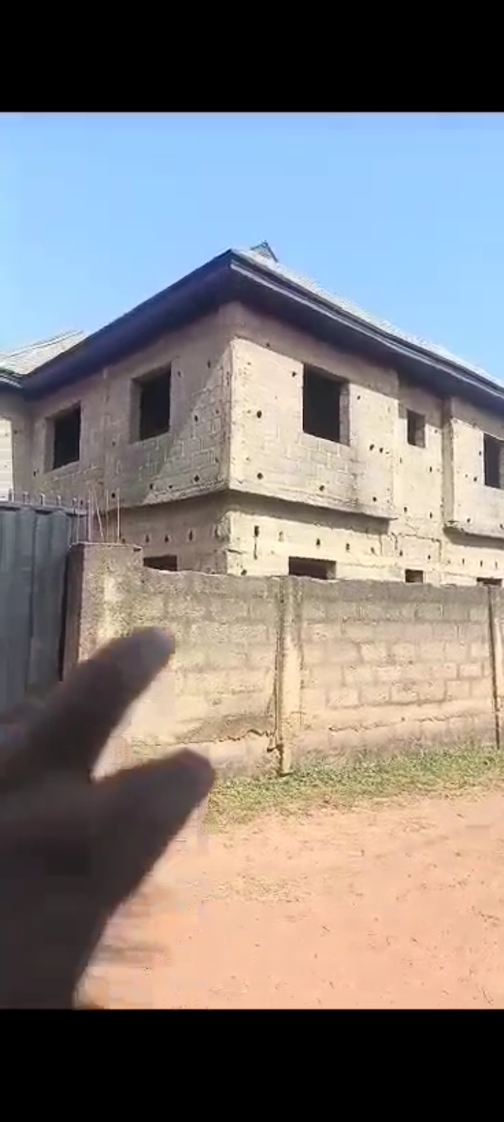 FOR SALE IN EMENE‼️  Uncompleted 4flats of 3bedroom ,,, 2flats of 2bedroom and 2flats of 1bedroom @ new society emene cover picture