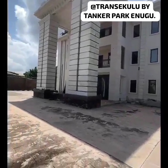 Mansion for Sale in Transekulu, Enugu cover picture