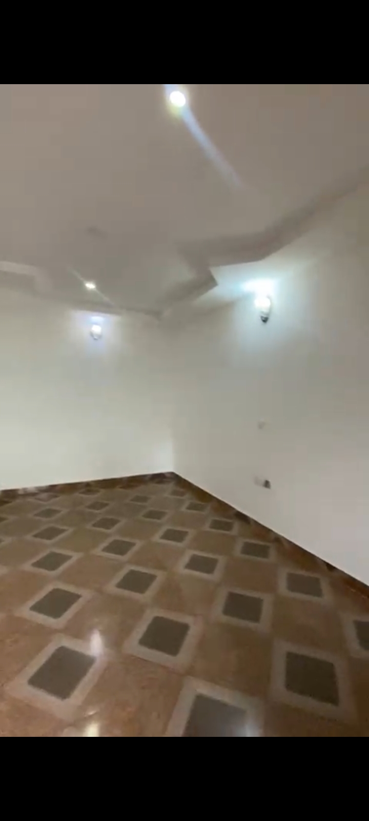 3 Bedroom Flat in THINKERS CORNER Rivers cover picture