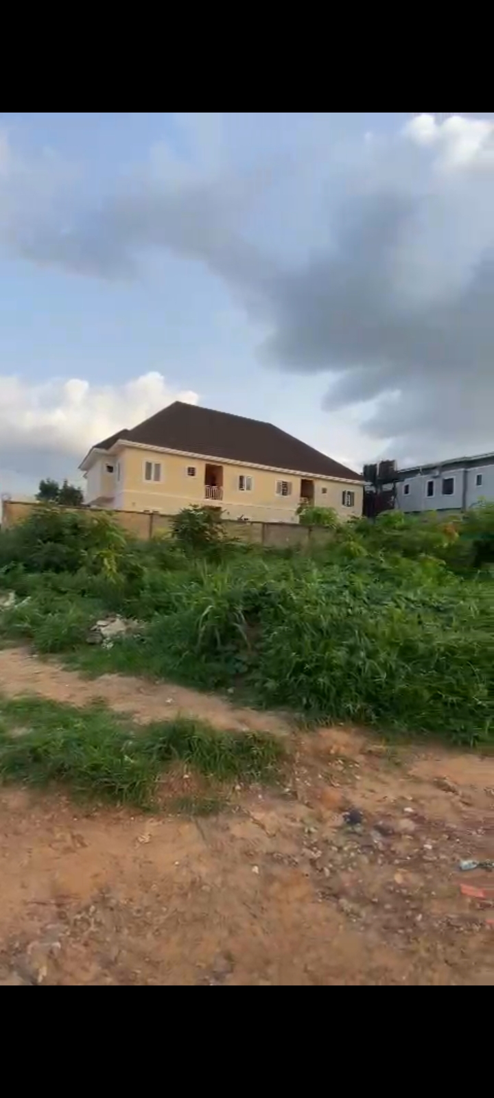 550sq meter corner plot of land cover picture