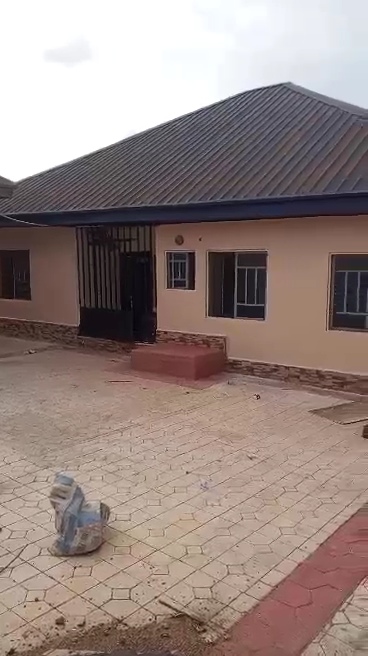 Bungalow for Rent in Thinkers Corner, Enugu cover picture